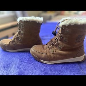 SOREL Brown Velvet Snow Boots